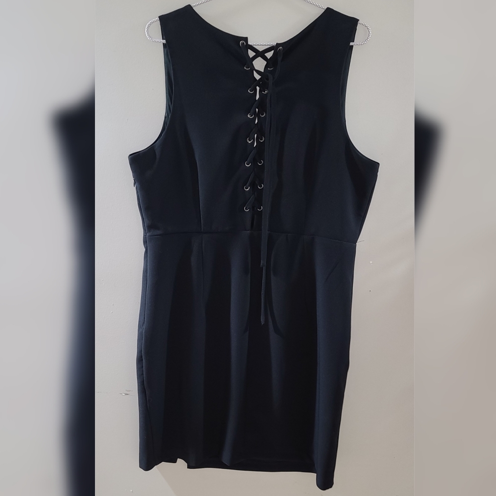๐ฅณ3/$15 NWT Forever 21 Dress - Picture 3 of 6